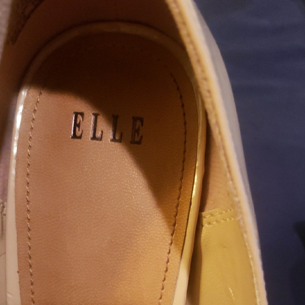 Elle Cream Bow Accent Heels - Picture 2 of 7